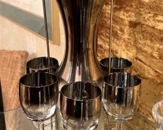 Vitreon Queen Silver Fade Wine Glass & Decanter Set w/ Caddy