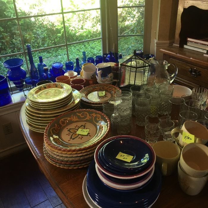 Garage Sale Everything 1.00! in Dallas, TX starts on 10/1/2022