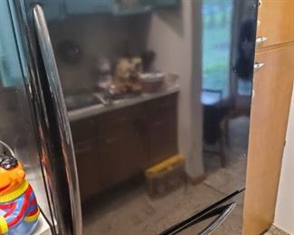 Full Size BLACK Refrigerator with BOTTOM Freezer