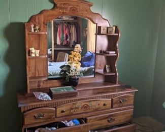 Dresser