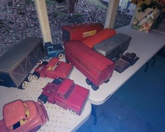 Vintage trucks 1950s and 1960s
Structo, Nylint, Buddy L, Wydotte 