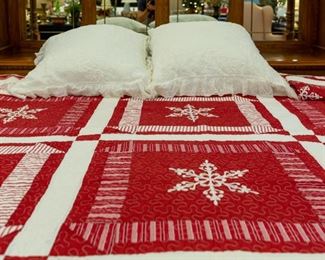 Love this Christmas Quilt!