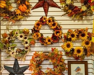 Lots of pretty wreathes!