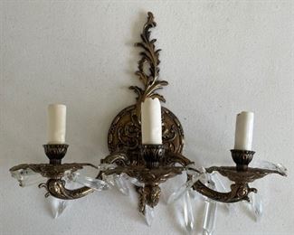 Super gorgeous wall sconce...