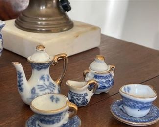 OMG! The cutest childrens set Flow blue, which is ironic because who's giving this to their children?? 