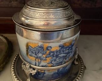 The coolest biscuit jar...