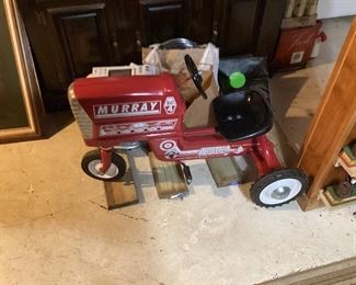 Murray pedal tractor  Great condition