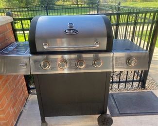 Gas Grill with 4-burners