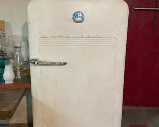 1950s Kelvinator refrigerator (working)
