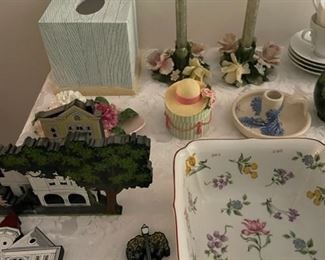 Decorative accessories.