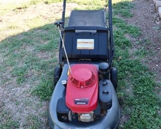 $595.00 - AVAILABLE for Pre-Sale - COMMERCIAL Honda 21" - HRC216  Adjustable Self Propelled  Lawnmower (Model HRC2163HXA) - runs like a champ!