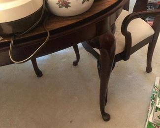 Chippendale Dinning Room Table and Chairs
