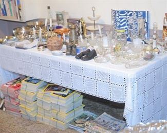 Many Glassware pieces .                                                     
Bundlled set of  magizines by years.                                    
 Many books.