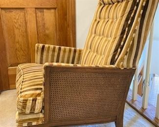 Wicker caning on sides