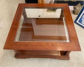 Solid Wood Glass Top Tabel