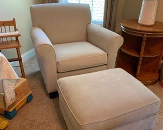 	#39	Flexsteel chair and ottoman 	 $200.00 		