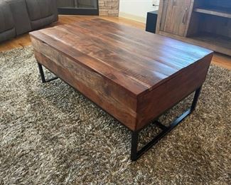 Lift top coffee table 