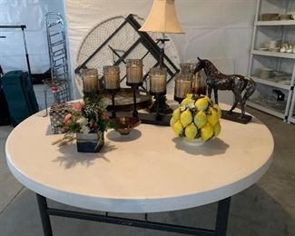 3 Round folding tables