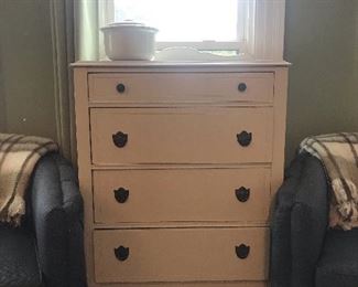 white farmhouse chest of drawers