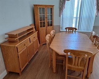 Located at friend house in Suntree ( leftover from last sale) $359 for all the pieces.  Table has 3 leafs, buffet and corner hutch solid wood . 
Please schedule to make an appt 
NOT AT THIS LOCATION