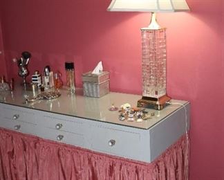 Dressing table