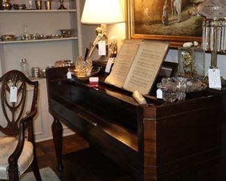 Antique piano, DR