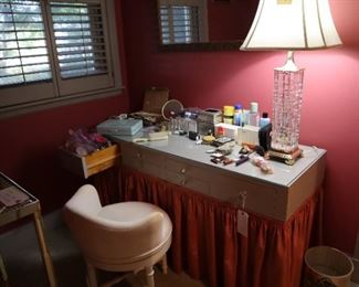 Dressing table