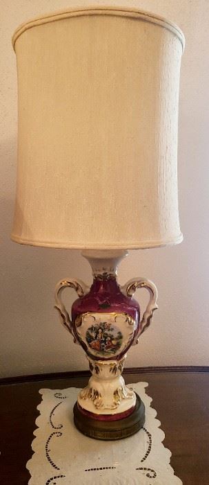 Vintage Victorian Motif lamp