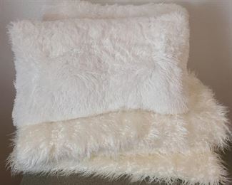 Fuzzy pillows w/fuzzy blankets