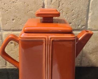 Chantal porcelain tea pot