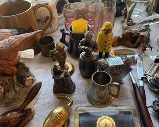 Knick knacks, tchtchkes, collectibles