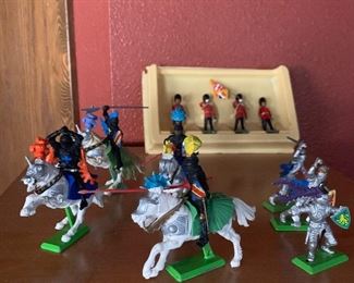 Britains figurines