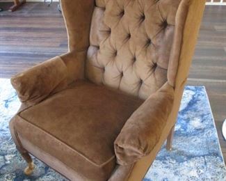 Cloth Buttoned Wing Back Chair