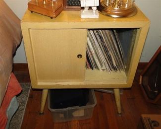 Records and record cabinet