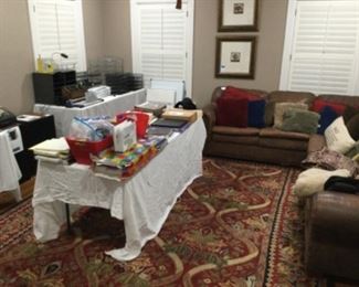 Lovely large wool rug in excellent condition