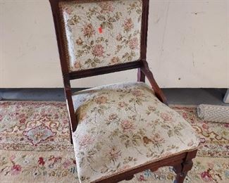 CARVED 19TH CENTURY VICTORIAN PARLOR CHAIR