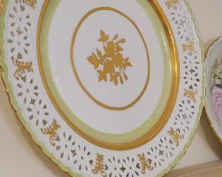 Gorgeous reticulated plate...