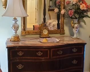 Beautiful 4 drawer chest 