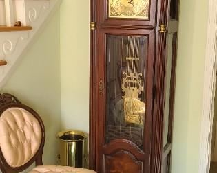 Grandfather clock - Howard Miller 