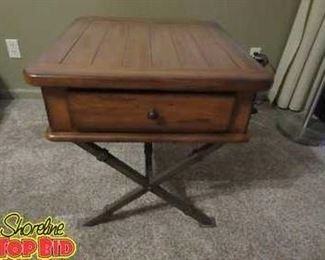 Woolrich Walnut Emd Table with 1 drawer, great condition