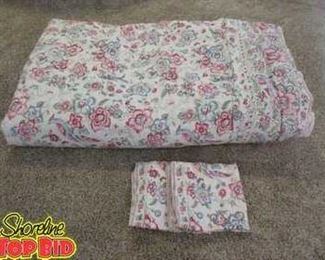 King Size Ralph Lauren Conforter with 2 matching king size pillow shams conforter is reversible