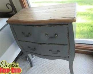 2 Drawer Nightstand Distressed Look Antique Finish Like New Excellent Condition