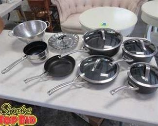 Calphalon Pan Set with Lids and More Great Condition