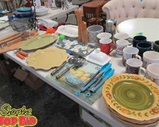 Huge Kitchen Lot All Items In Excellent Condition