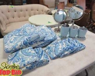 Bathroom Lot Includes 4 Large Towels 2 Hand Towels 6 Wash Cloths 2 Vanity Mirrors and Really