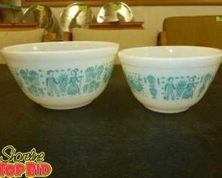 Vintage Pyrex Amish Butterprint Blue on White nesting mixing bowls