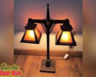 Vintage Beautiful Bronze Table Top Lamp
