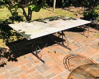 Rectangular patio table on metal legs