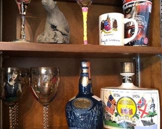 Miscellaneous glasses and decorative items