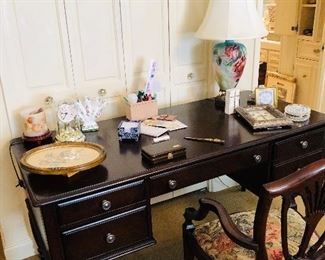 Perfect ladies writing desk and chair